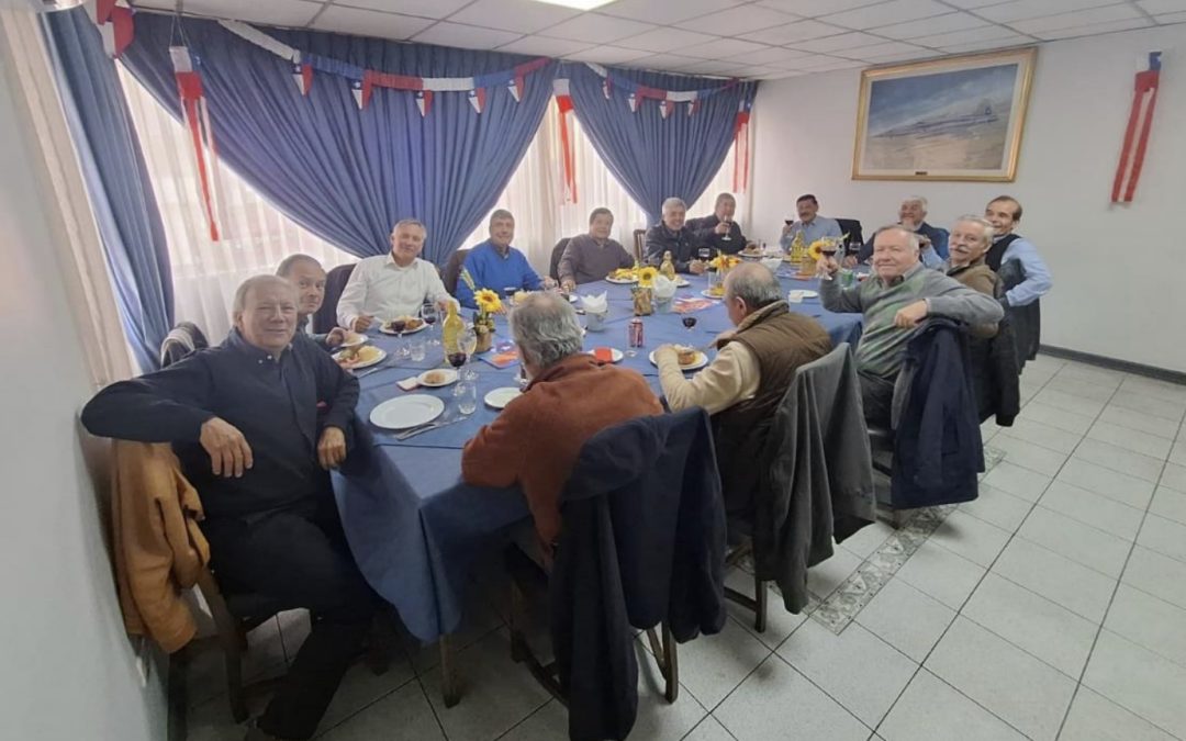 CLUB DE DOMINÓ TIUQUE KAPICÚA EN ÁGUILAS BLANCAS (02 SEPTIEMBRE)